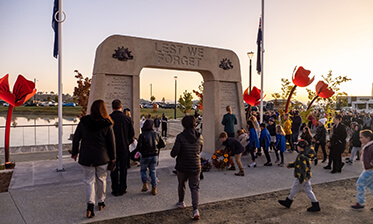 NEWS_ANZAC_Crowd2